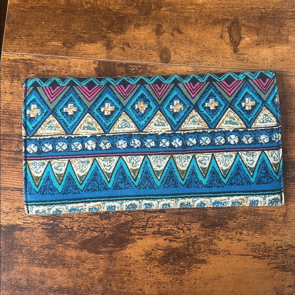 Target Multicolor Patterned Clutch - Picture 3 of 4